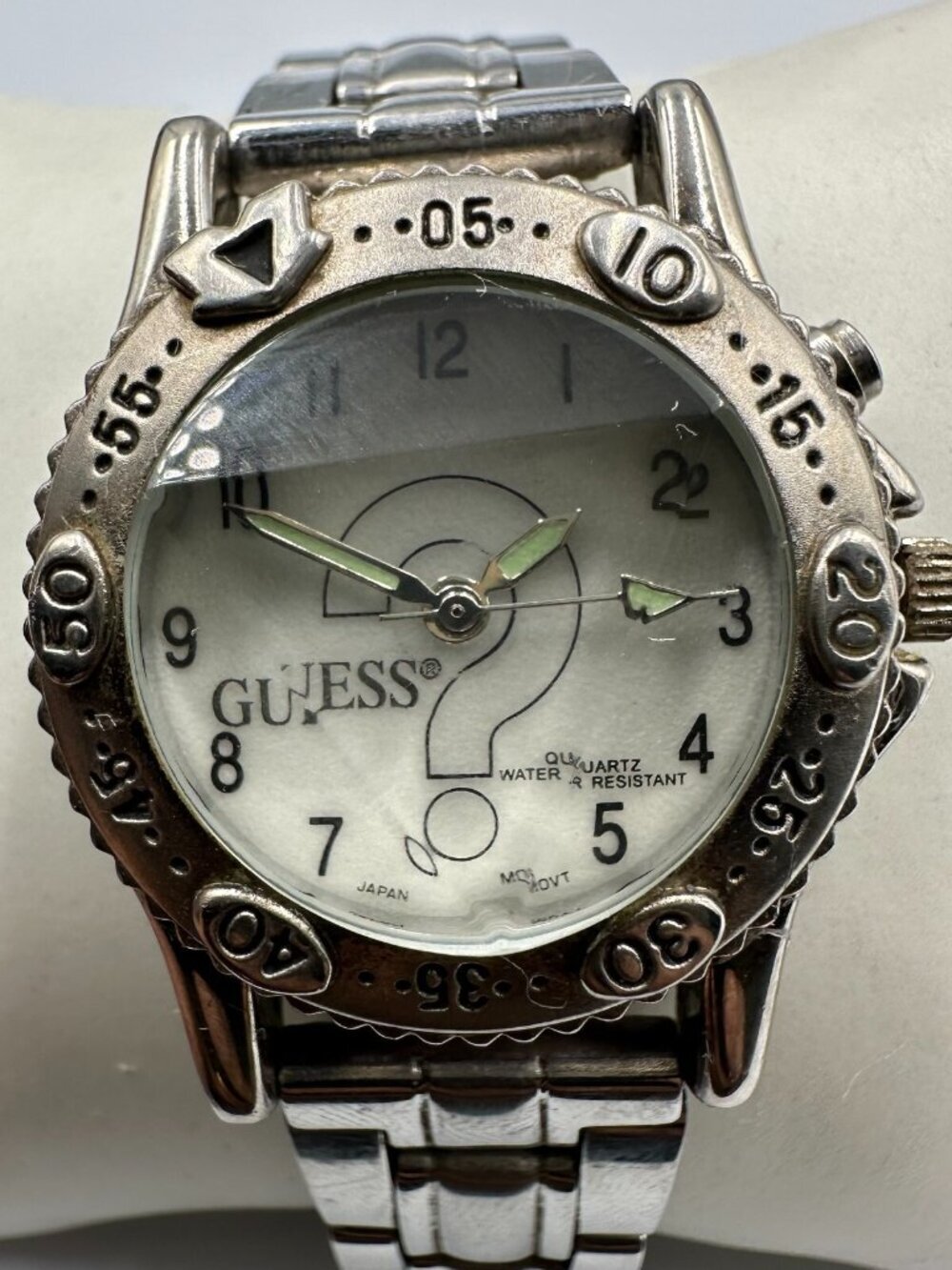 Vintage Guess Womens Watch Silver Tone White Dial Faceted Crystal Working 7"